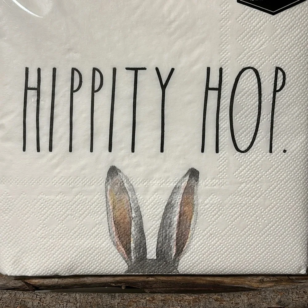NEW IN PACKAGING! RAE DUNN HIPPITY HOP EASTER BUNNY LUNCHEON NAPKINS